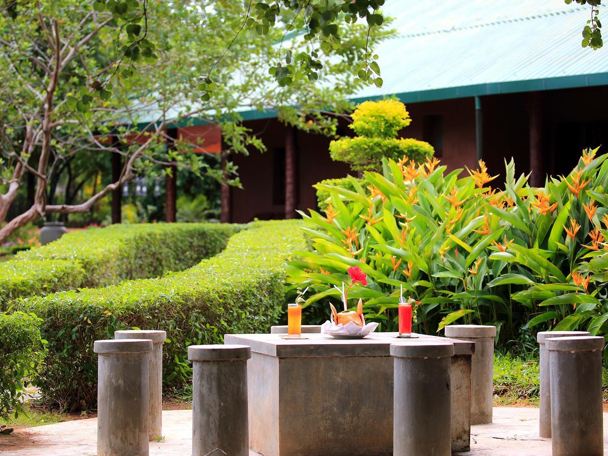Hotel Grand & Gangula à Dambulla Extérieur photo