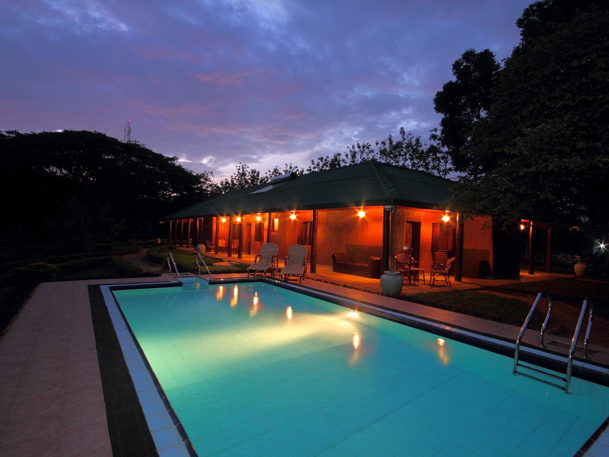 Hotel Grand & Gangula à Dambulla Extérieur photo