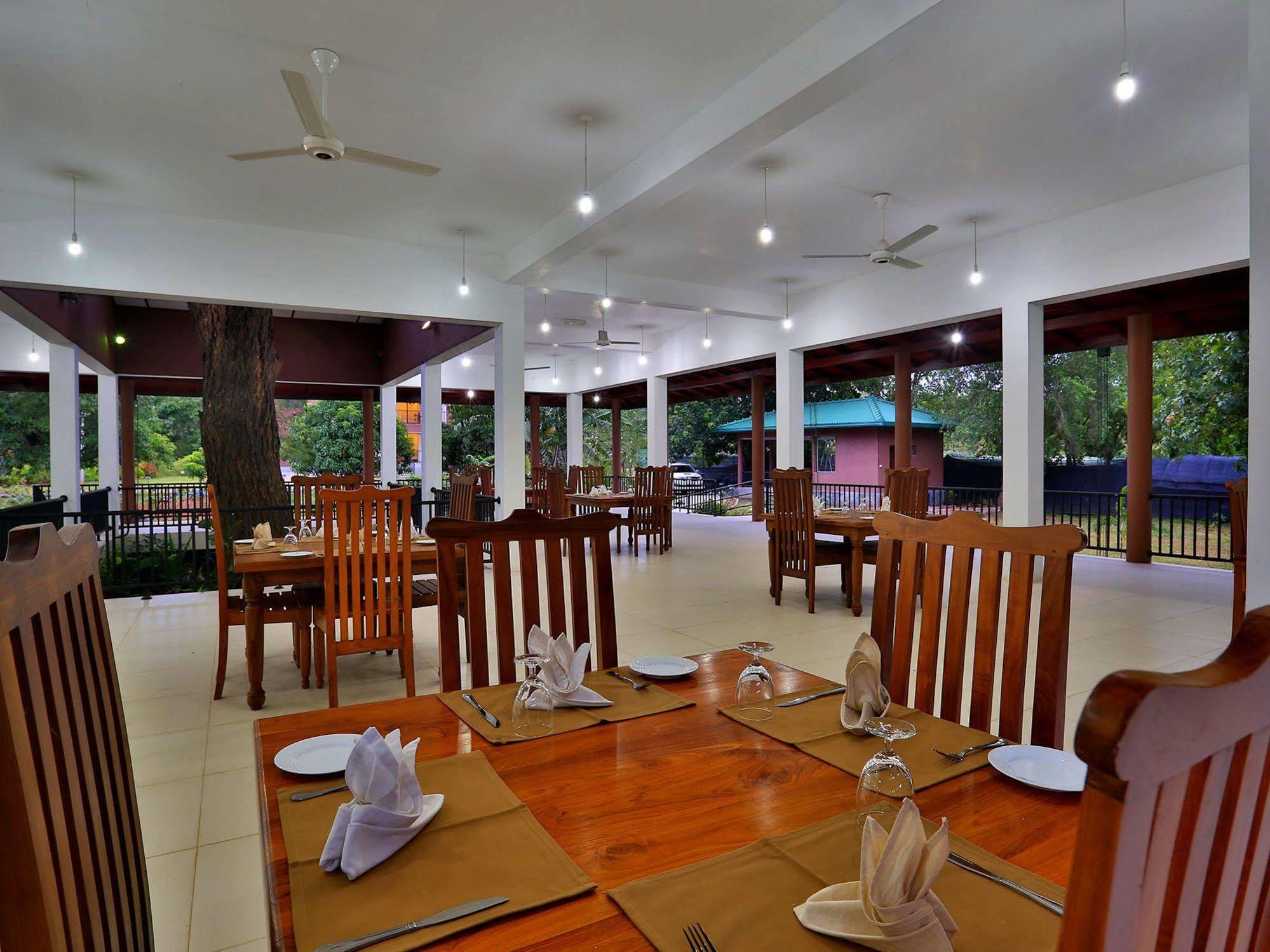 Hotel Grand & Gangula à Dambulla Extérieur photo