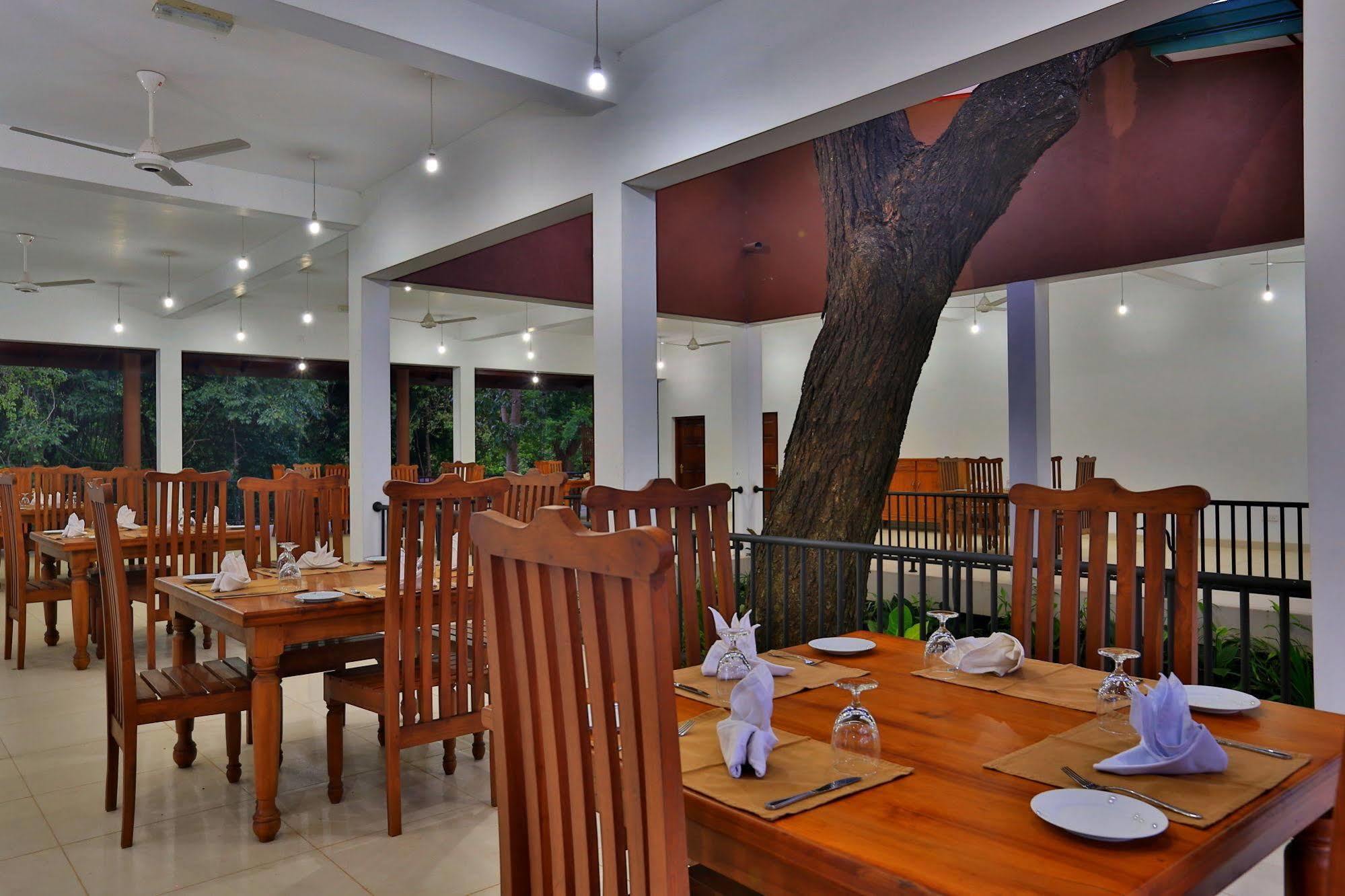 Hotel Grand & Gangula à Dambulla Extérieur photo