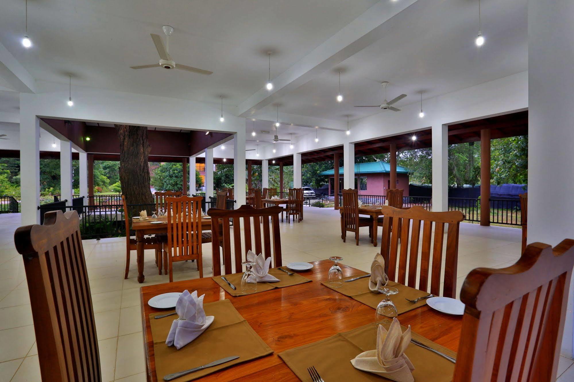 Hotel Grand & Gangula à Dambulla Extérieur photo